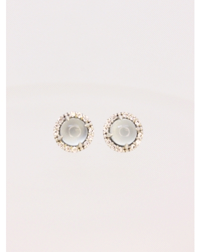 Pendientes de plata. 9mm de diámetro, calcedonia verde y cierre de presión.