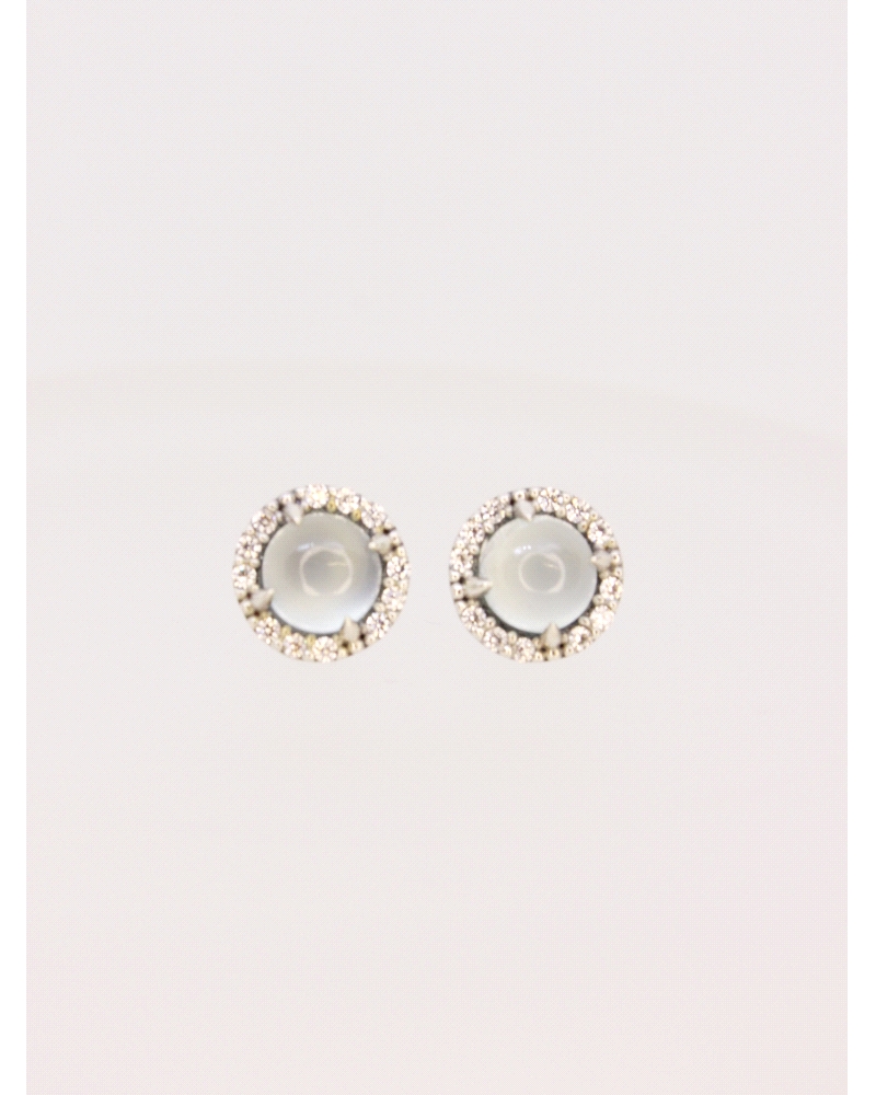 Pendientes de plata. 9mm de diámetro, calcedonia verde y cierre de presión.