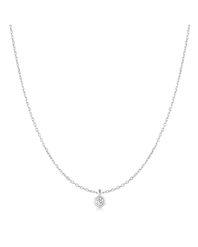 
Collar solitario clásico de plata con engaste de bisel.